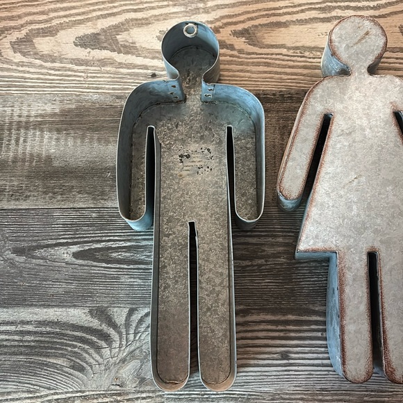 Galvanized Bathroom Decor. Men’s & Women’s figure. - Picture 2 of 2